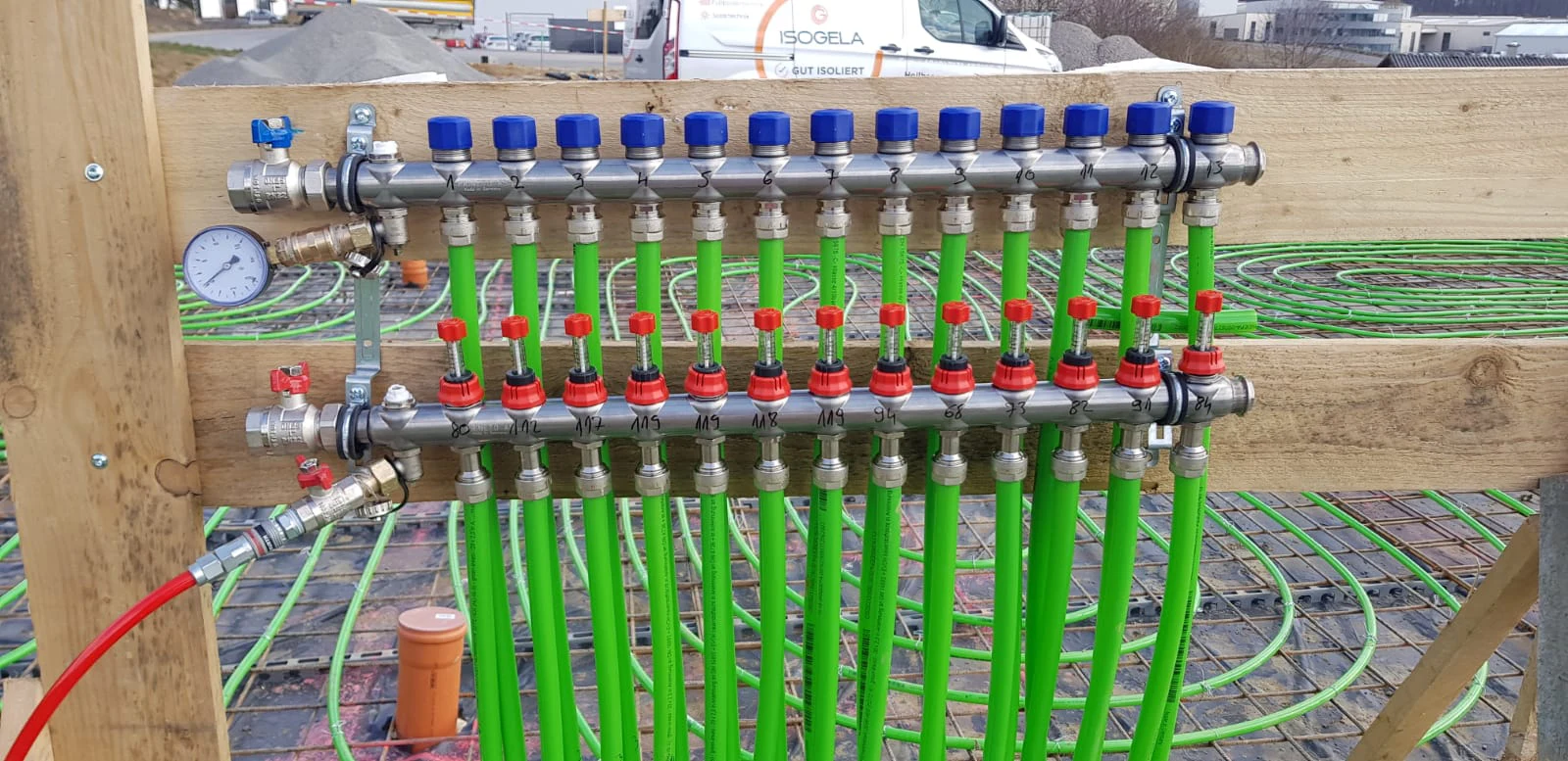Industriefußbodenheizung Bild 5
